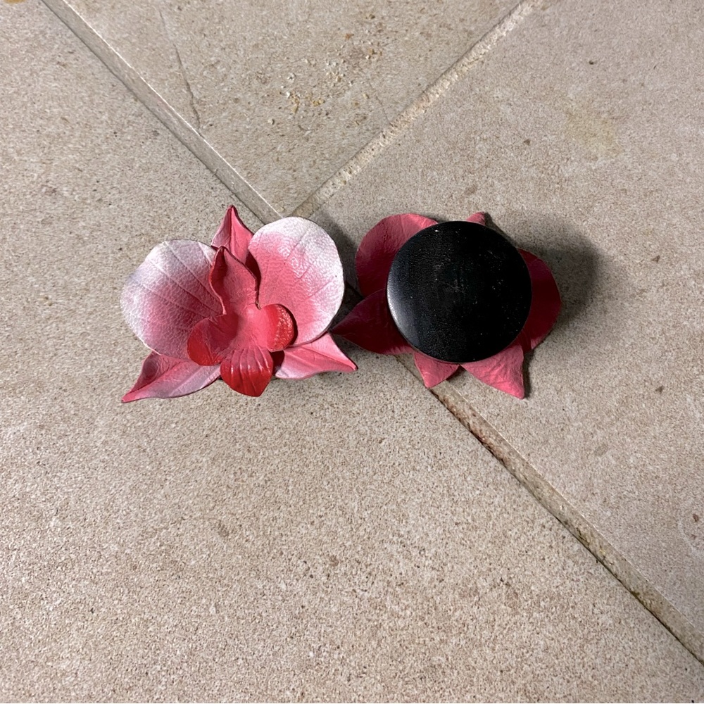 Wood flower plugs
